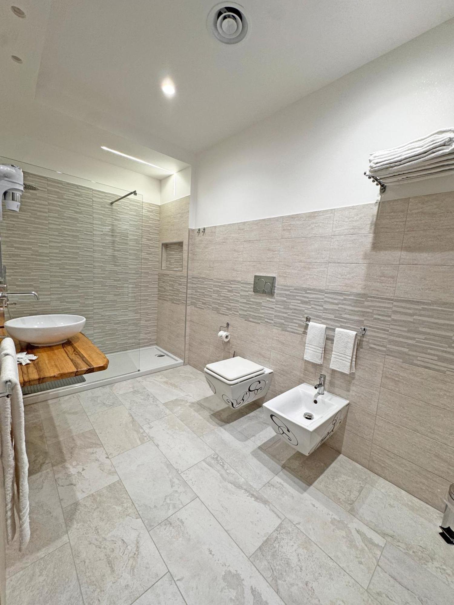 Red Rose Exclusive Rooms San Cesareo Exterior foto